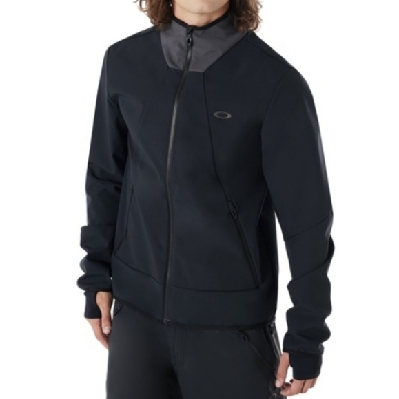 Oakley Midlayer Softshell Jacket in Red - Picture 7 of 8